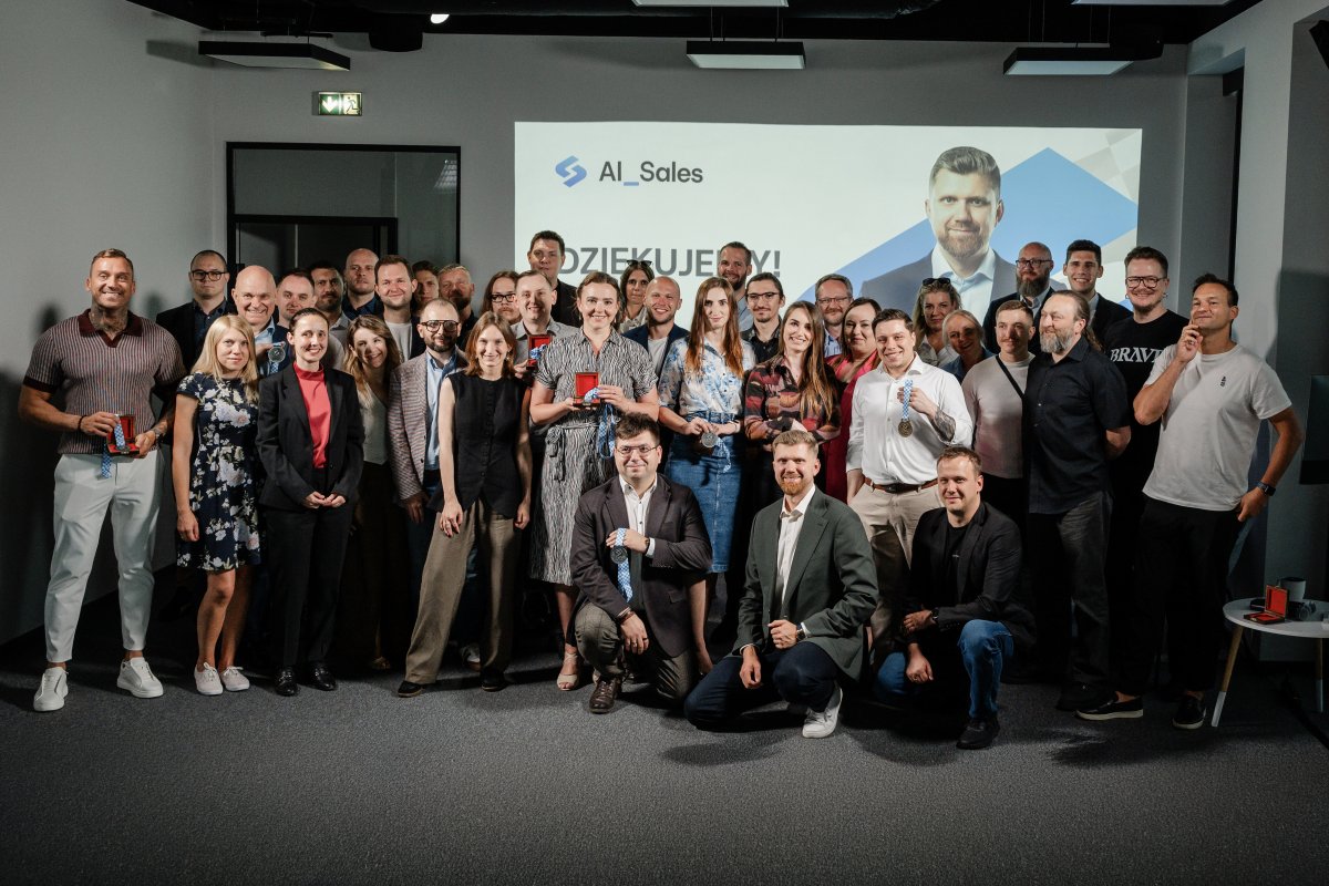zdjęcie absolwentów pierwszej edycji programu AI_Sales